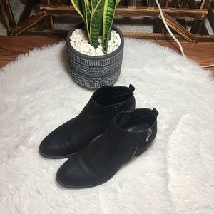 Carlos by Carlos Santana Black Zipper Ankle Booties Size 8.5M